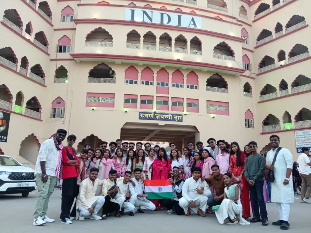 Institute group on organised tour